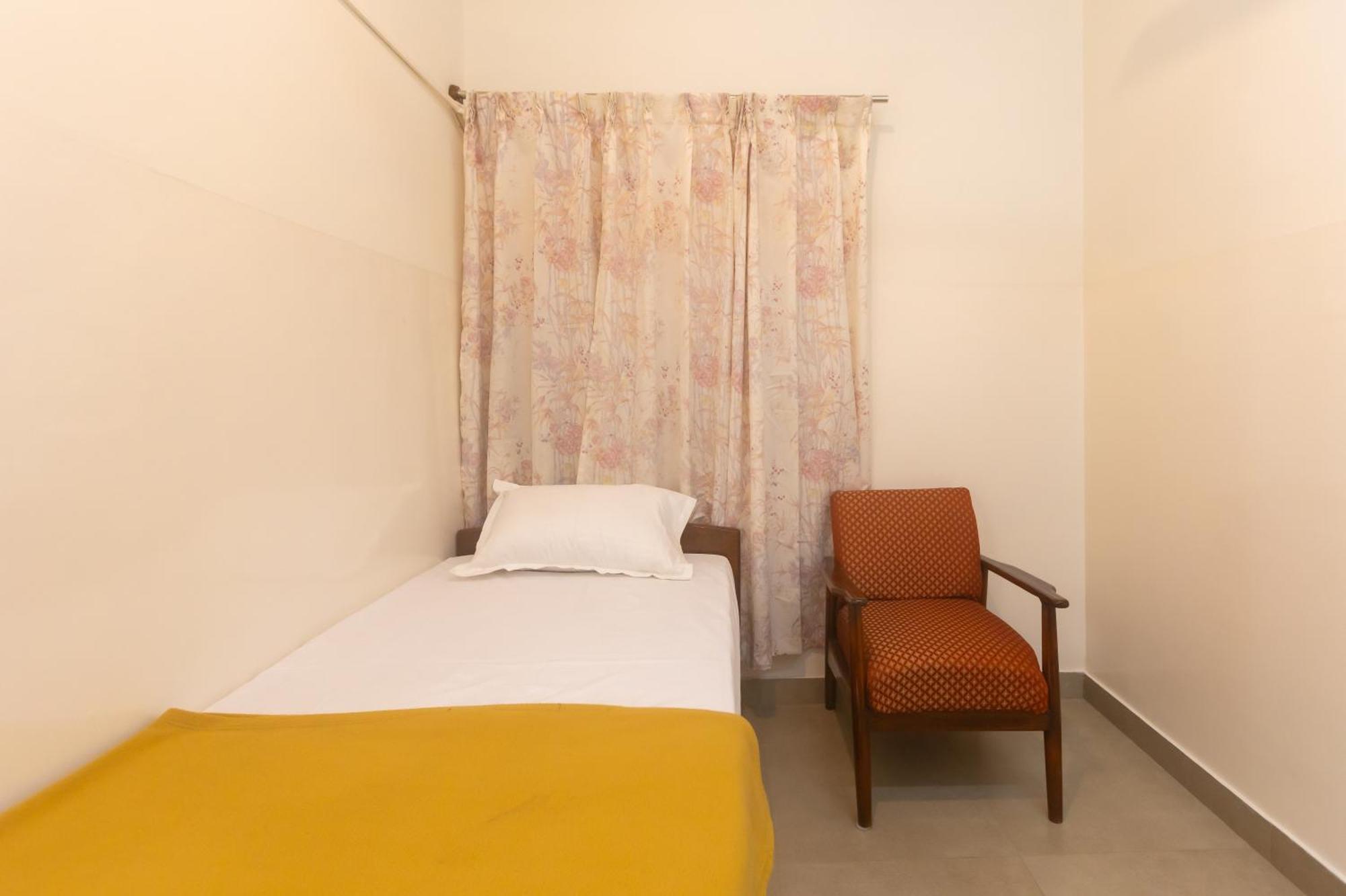 Sri Ramakrishna Hotel Бенґалуру Екстер'єр фото