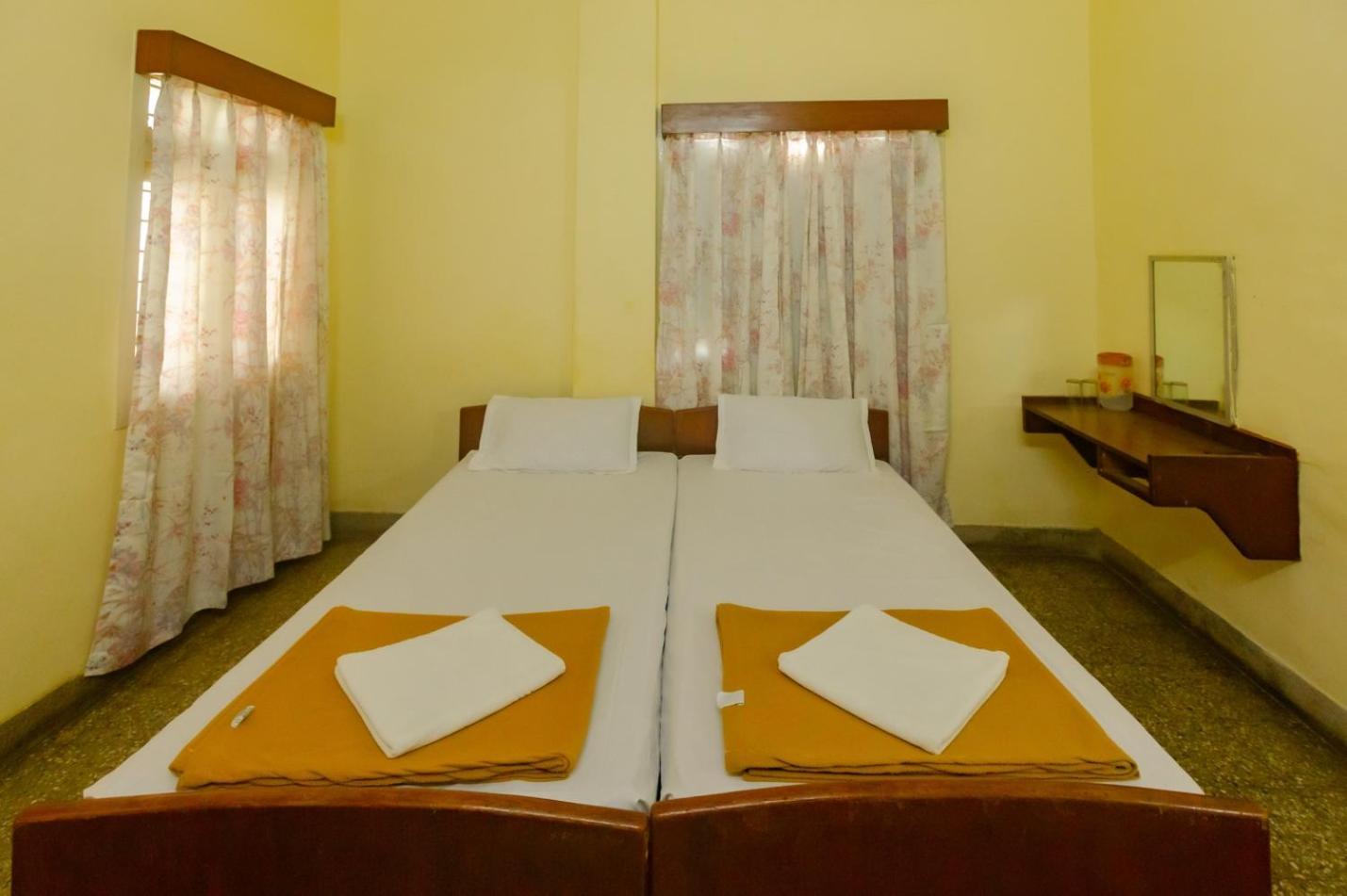 Sri Ramakrishna Hotel Бенґалуру Екстер'єр фото