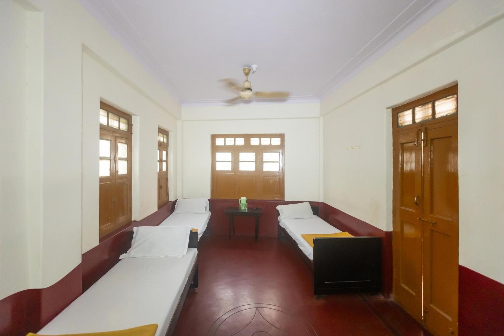 Sri Ramakrishna Hotel Бенґалуру Екстер'єр фото