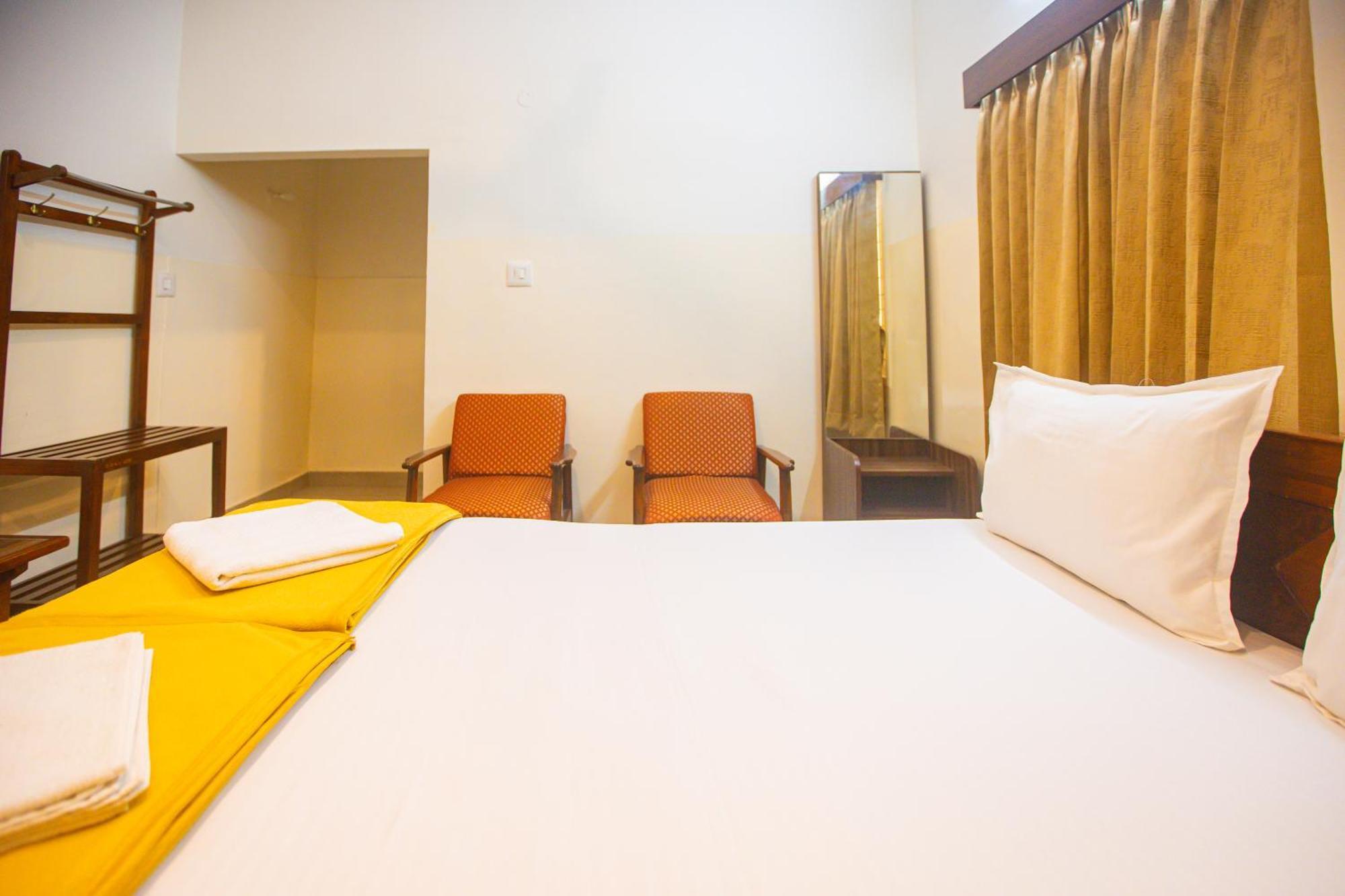 Sri Ramakrishna Hotel Бенґалуру Екстер'єр фото